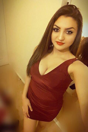 Escort girl Мадина